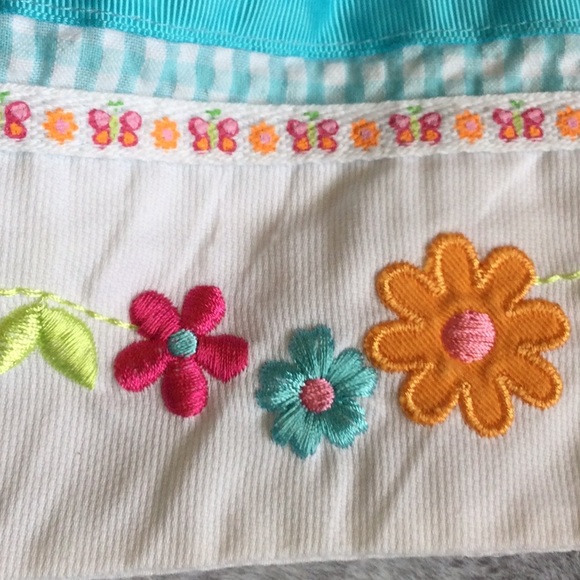 Adorable girls dress - Picture 4 of 6